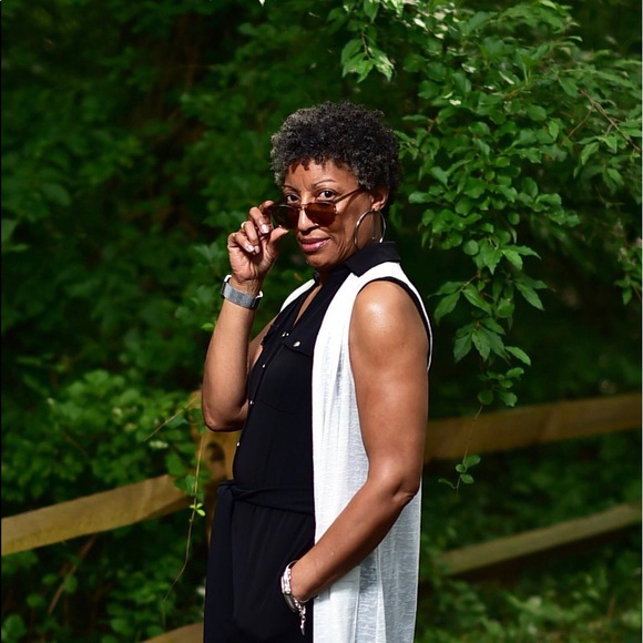 Meet your Posher, Valarie - Picture 1 of 3